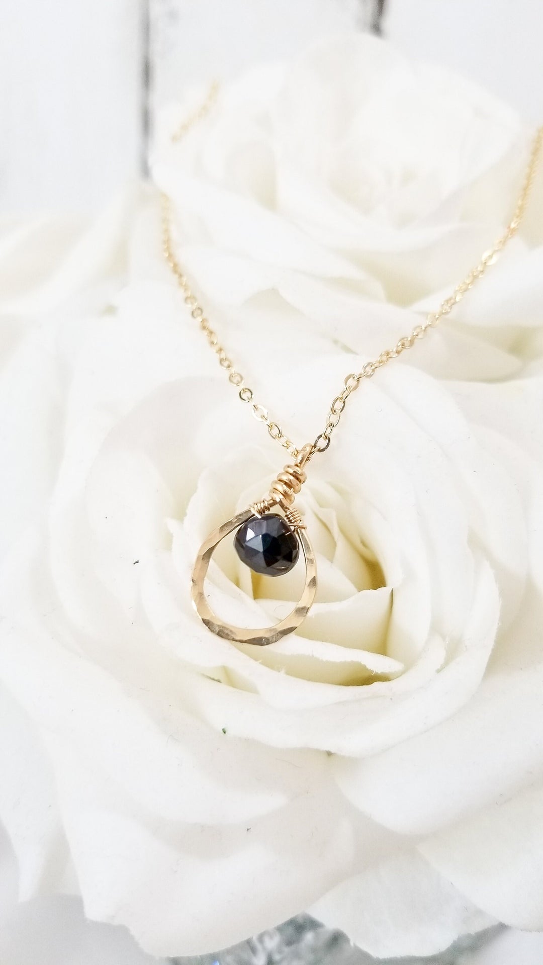 Dewdrop Spinel Necklace in Gold