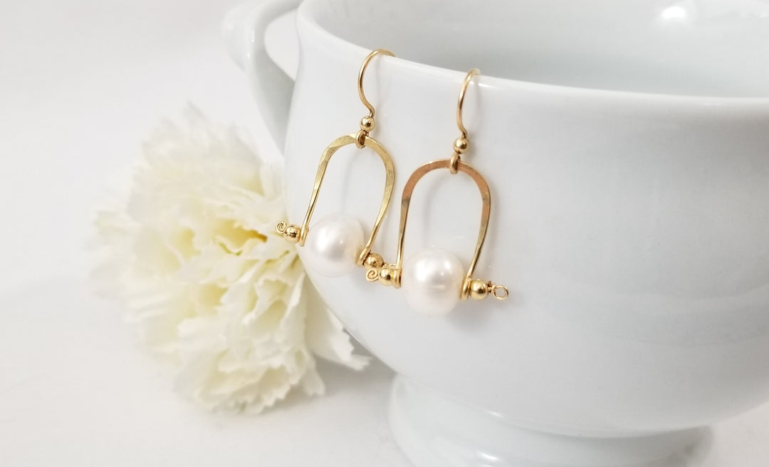 Bit & Bridle Pearl In gold