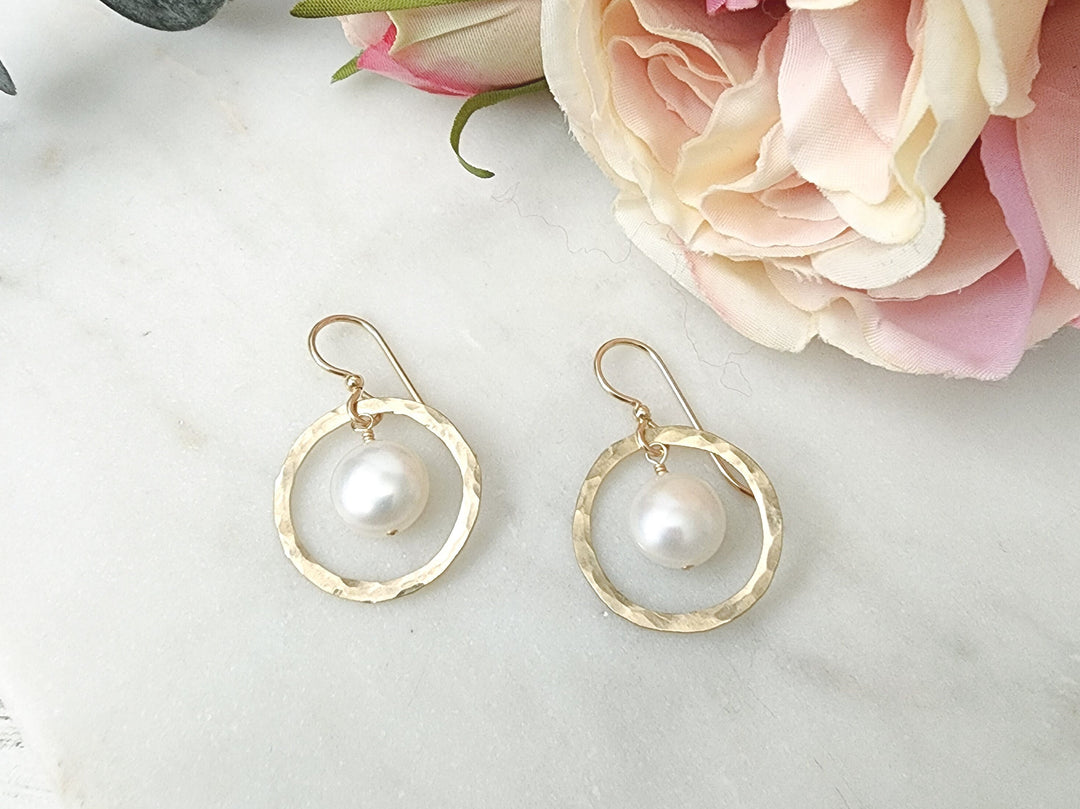 Full Circle Freshwater Coin Pearl Set in Gold
