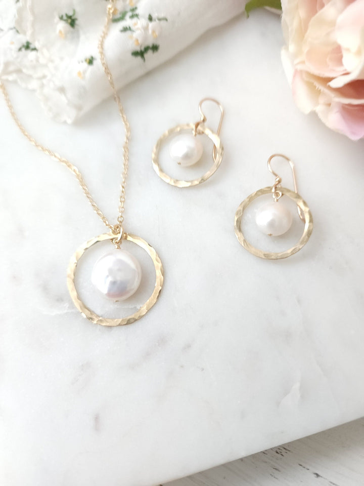 Full Circle Freshwater Coin Pearl Set in Gold