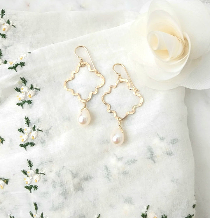 Quatrefoil with Teardrop Freshwater Pearl
